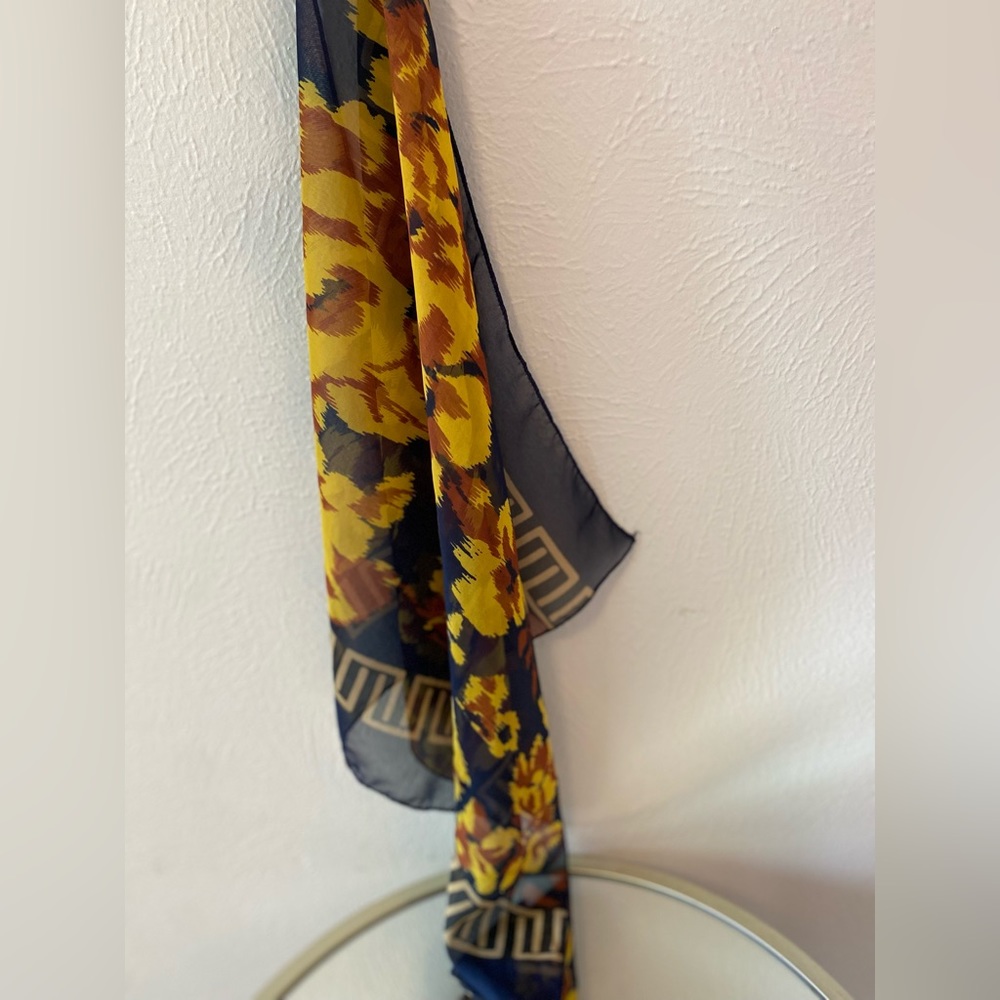 Beautiful Scarf - Picture 4 of 8